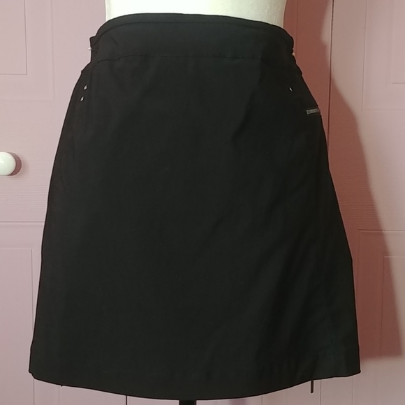Black mini skirt - Picture 3 of 4